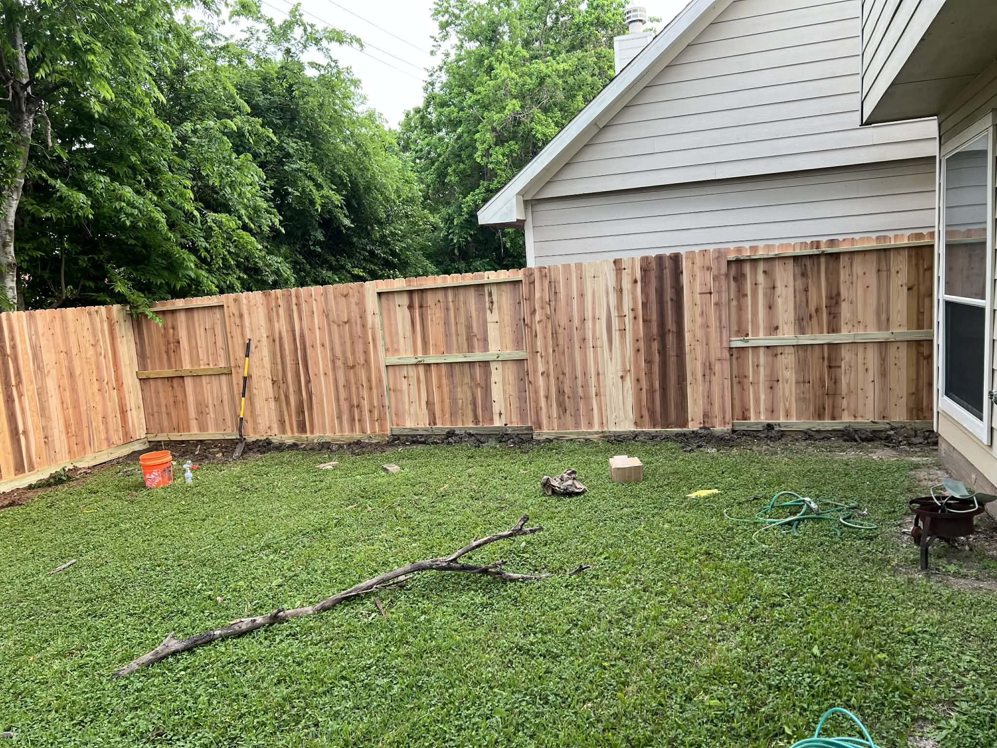 Cedar Fence – Natural Finish